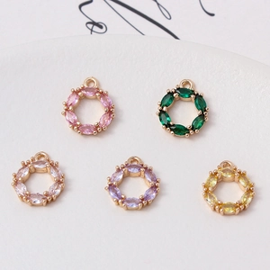 Cinq pendentifs couronnes en zircon coloré et monture dorée pour bijoux DIY