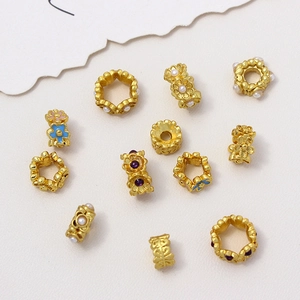 Cuentas espaciadoras de guirnalda dorada con esmalte y perlas para creación de joyas DIY