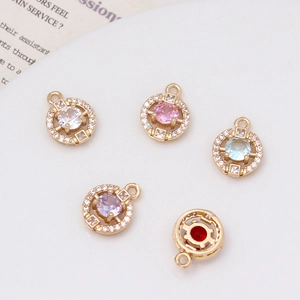 Set aus fünf bunten runden Halo-Anhängern mit Zirkonia-Mikropflaster in Goldbeschichtung