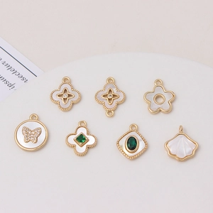 Vintage Gold Plated Copper Shell Flower Pendant Only For DIY Jewelry Making Four-leaf Clover Butterfly Ginkgo Leaf Pendant Without Chain