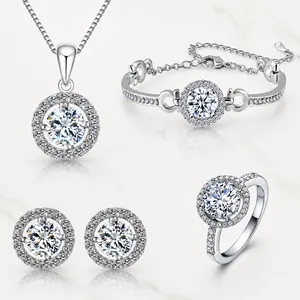 Elegante halo sieradenset met zirkonia ketting armband oorbellen en ring setje