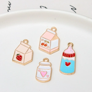 Pendentifs mignons série lait pour création bijoux avec motifs fraise et cerise