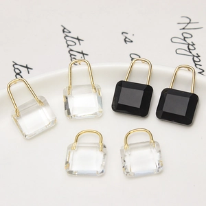 Boucles d'oreilles cadenas en cristal minimalistes en couleurs transparent et noir