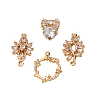 Pendentifs roses en cuivre plaqué or avec zircons pour la création de bijoux DIY