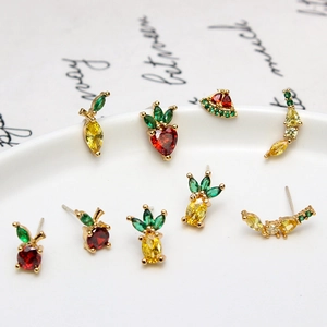 Orecchini a perno a forma di frutta con zirconi micro intarsiati e perni in argento