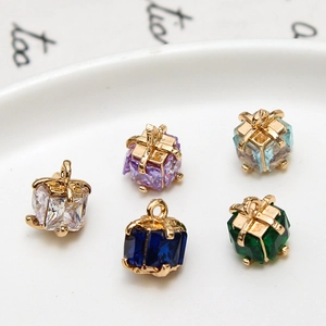 5-piece colorful cubic zirconia gift box pendants in gold plated copper for DIY jewelry