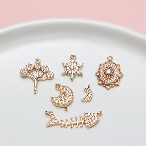 Colgantes de Latón con Zirconia Luna Copo de Nieve Árbol Espina de Pescado Para Creación de Joyas DIY Pendientes Pulseras Collares Solo Colgante