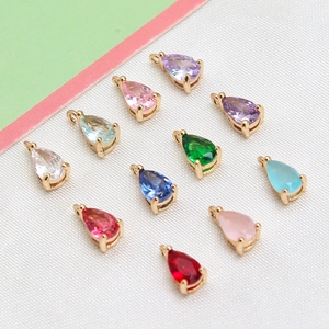Set aus 11 bunten Zirkonia-Anhängern in Tropfenform mit Goldfassung für DIY-Schmuck