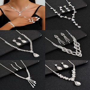 Luxe Legering Strass Bruidssieraden Sets Bloem Waterdruppel Hanger Ketting Hangoorbellen Armband Bruiloft Feest Vrouwen