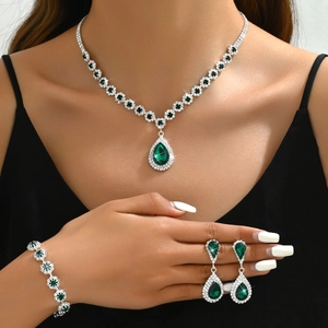 Luxe Koperen Strass Halsketting Oorbellen En Armband Sieraden Waterdruppel Peerslijpvorm Fonkelende Accessoires Voor Banket Bruiloft Feest Vrouwen