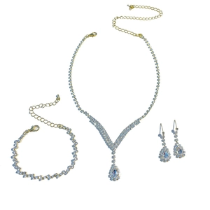 Conjunto elegante de collar y pendientes dorados con diamantes de imitación para bodas