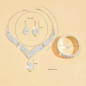 Elegante bruidssieradenset met sprankelende strass-steentjes ketting oorbellen armband