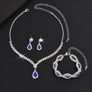 Set elegante di collana orecchini e bracciale con pendenti a goccia blu mare