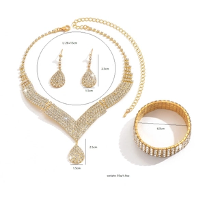 Luxuriöses goldenes Brautschmuck-Set mit glitzernden Strasssteinen und Halskette