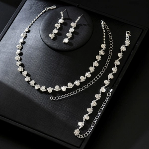 Set gioielli da sposa in argento con strass lucidi, include collana, bracciale e orecchini