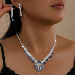 Parure De Bijoux En Cuivre Goutte D'Eau Collier Et Boucles D'Oreilles Zirconia Strass Accessoires De Mariage Mariée Femme Bijoux