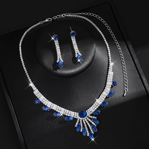 Parure de bijoux de mariée luxe en argent avec gemmes bleu marine et pendentif scintillant