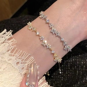 Französisch Stil Verträumte Blume Zirkon Verstellbares Armband Für Damen Elegante Florale Gold Silber Zinklegierung Strass Charm Armband Schmuck
