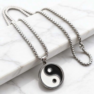 Zilveren roestvrijstalen ketting met Tai Chi Bagua hanger en Yin Yang visontwerp