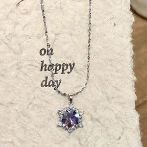 Elegante s925 zilveren sneeuwvlok ketting met paars hart kristal en gedraaide ketting