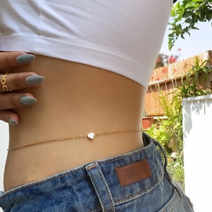 Sexy goldene Taillenkette mit Herzanhänger für Damen Bikini Schmuck im Freizeitlook