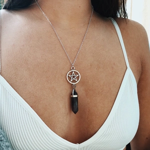 Gotische Halskette mit hexagonalem Kristall-Anhänger, Stern-Charm und Silberkette