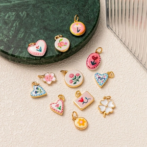 Collection de pendentifs émaillés en forme de fleur et cœur plaqué or 18K pour bijoux DIY