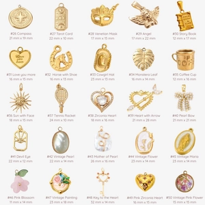 Varietà di 25 ciondoli placcati in oro con motivi a stella cuore e perla per gioielli fai da te