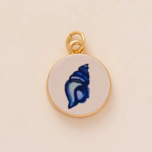 Colgante redondo esmaltado chapado en oro con motivo de concha azul para joyería DIY