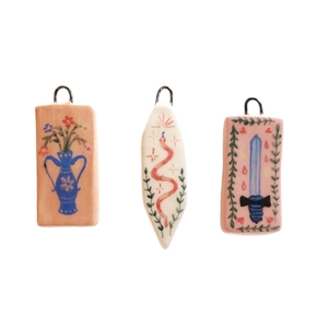 Set di 3 ciondoli in ceramica dipinti a mano con motivi floreali, serpenti e spade in oro 18K