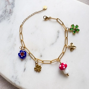 Bracelet chaîne en acier titane doré avec breloques de fleurs trèfles et abeille