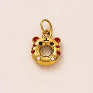Pendentif tigre du zodiaque doré en forme de donut plaqué or 18K avec émail rouge