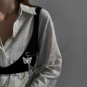 Y2K Punk Butterfly Double Chain Brooch For Women Silver Zinc Alloy Hollow Butterfly Tassel Safety Pin Suit Accessories