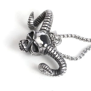 Collier avec pendentif crâne de bélier gothique punk en acier inoxydable pour homme