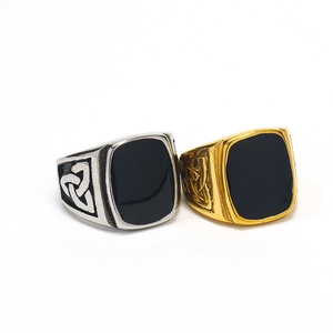 Anello con Sigillo in Acciaio Inossidabile con Nodo Celtico Vichingo per Uomo Smalto Nero Retrò Stile Punk Nordico Gioielli
