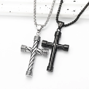 Collier Pendentif Croix en Acier Inoxydable Vintage Hommes Punk Texture Spirale Torsadée Bijoux Hip Hop Cadeau