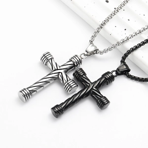 Détails de pendentifs croix torsadés en argent et noir avec chaînes box solides