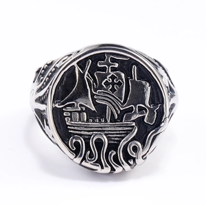Anello vintage da uomo in acciaio inossidabile con barca a vela e rilievo stile punk