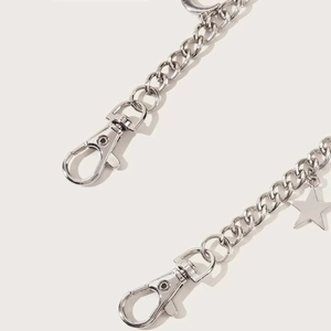 Chaîne de pantalon hip hop punk argentée avec pendentifs lune étoile et fermoirs mousqueton