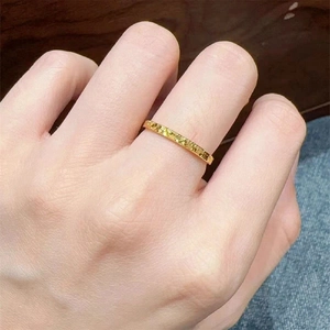 Minimalist sparkling gold ring for women with high-reflectivity crushed ice texture