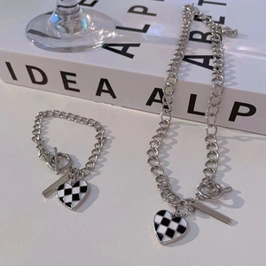 Ensemble collier et bracelet avec pendentif coeur à damier et fermoir OT style punk
