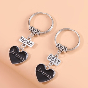 Set di portachiavi Best Friends con ciondolo a cuore e lettere in stile minimalista