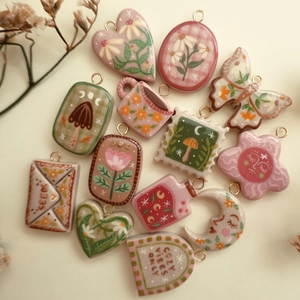 Bunte 18K vergoldete DIY-Schmuckanhänger mit handgemalten Schmetterlings- und Mondmustern