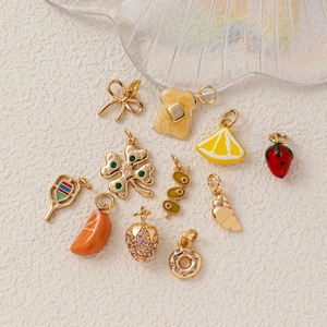 Collana Con Ciondolo a Forma di Trifoglio a Frutta in Rame Placcato Oro e Smalto Moda per Donna Gioielli con Fiocco a Cuore in Zirconia alla Moda