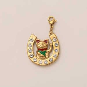 Hufeisen-Anhänger mit Winkekatze aus 18K vergoldetem Edelstahl mit Strass und Emaille