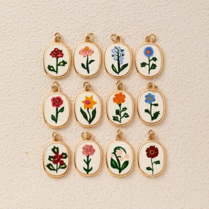 Collier Pendentif Fleur en Acier Inoxydable Vintage pour Femme Fleur de Naissance Plaqué Or Charme Floral Bijoux Élégants
