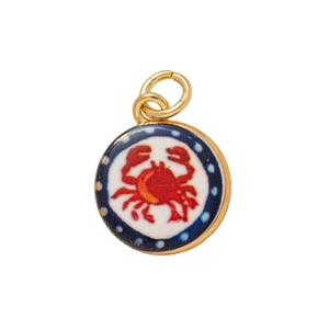 Maritimer Krabbenanhänger mit goldenem Ring und blau gepunktetem Rand für Halsketten