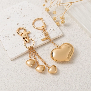Metallic Golden Heart Bag Charm Keychain For Women Fashion Copper Alloy Heart Pendant Decoration For Handbags