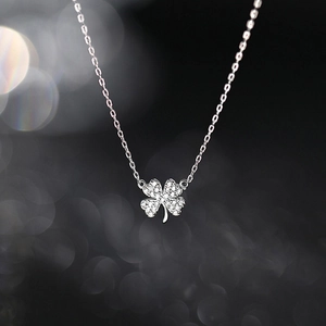 Korean Style Four Leaf Clover Pendant Necklace For Women Zinc Alloy Rhinestone Elegant Lucky Leaf Choker Jewelry Gift