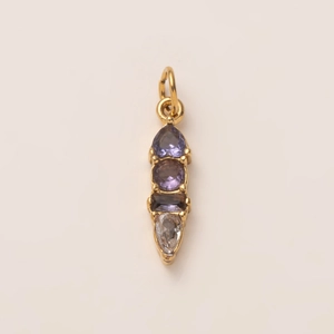 Pendentif vertical doré avec zircons cœur, rond, rectangle et goutte d'eau